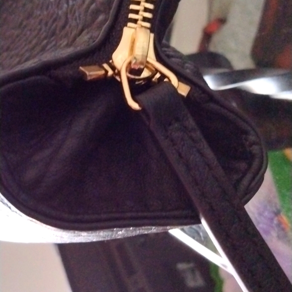 NWOT Vince Camuto Leather Bag - Picture 3 of 9